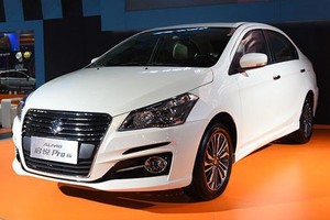 Suzuki ra mắt sedan “siêu rẻ” Ciaz mới giá 324 triệu